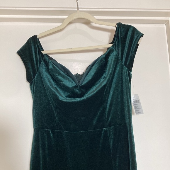 NWT Windsor Hunter Green Velvet Dress Size 13/14 - Picture 3 of 7